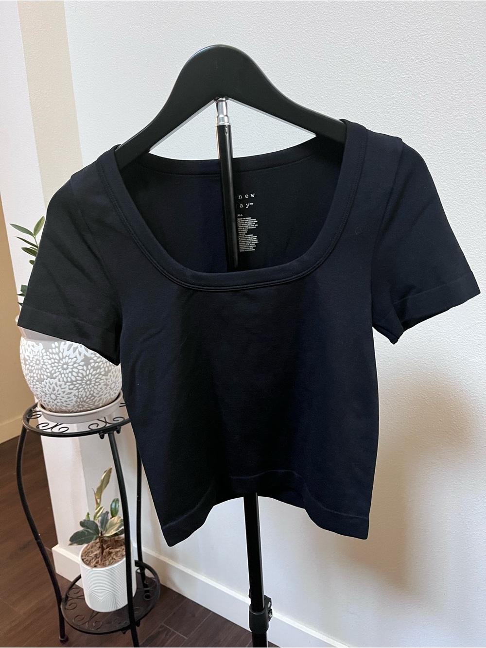 a new day Black Scoop Neck Crop Top